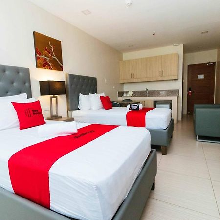 ホテル Reddoorz Premium @ Sampaloc Makati マカティ エクステリア 写真