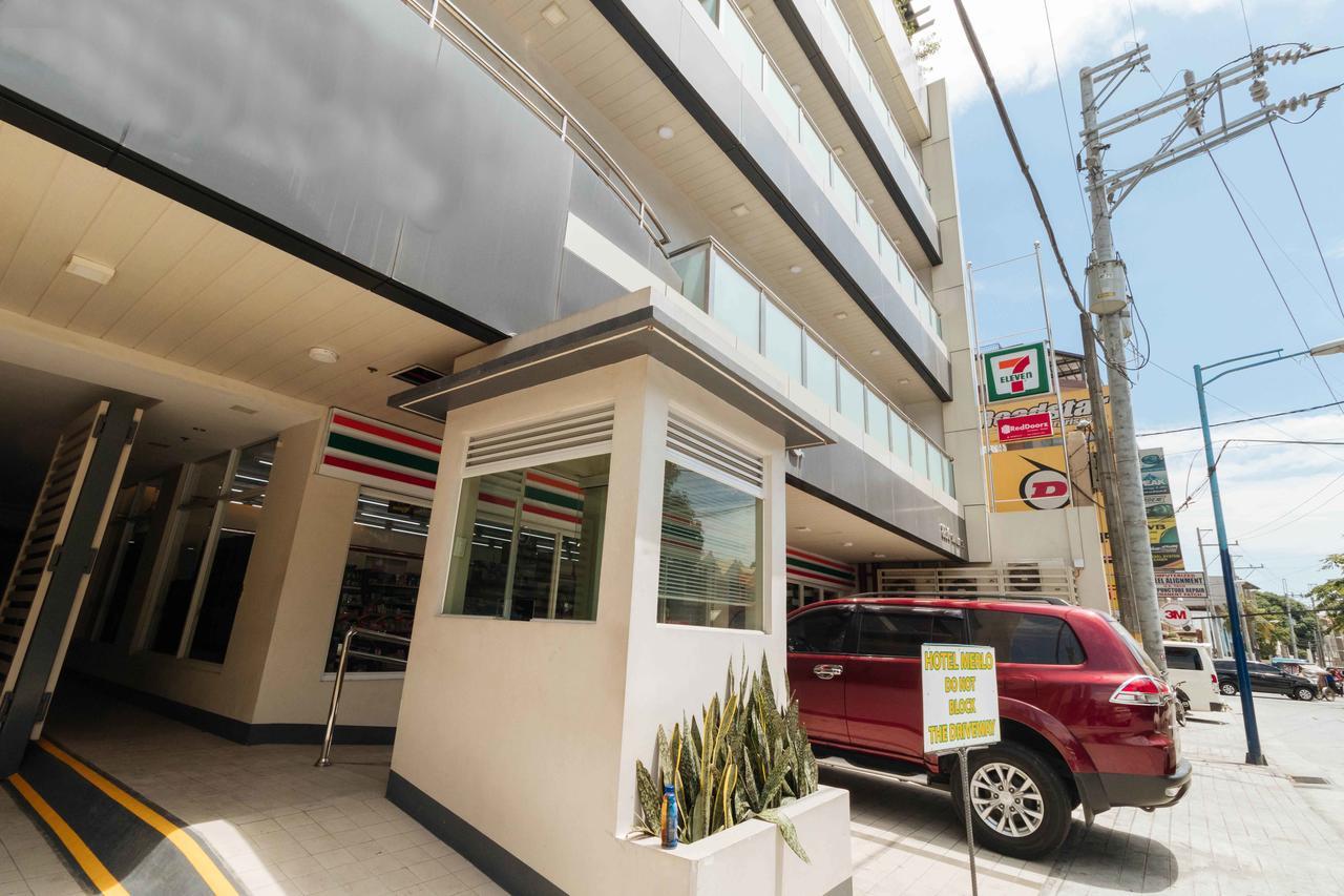 ホテル Reddoorz Premium @ Sampaloc Makati マカティ エクステリア 写真